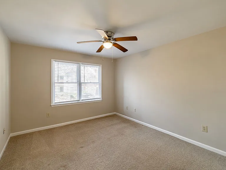 345 Research Dr — Photo 17