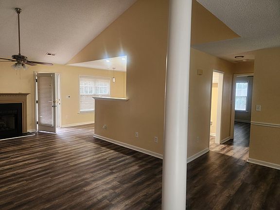 2nd image of 315 N Autumn Crest Pl
