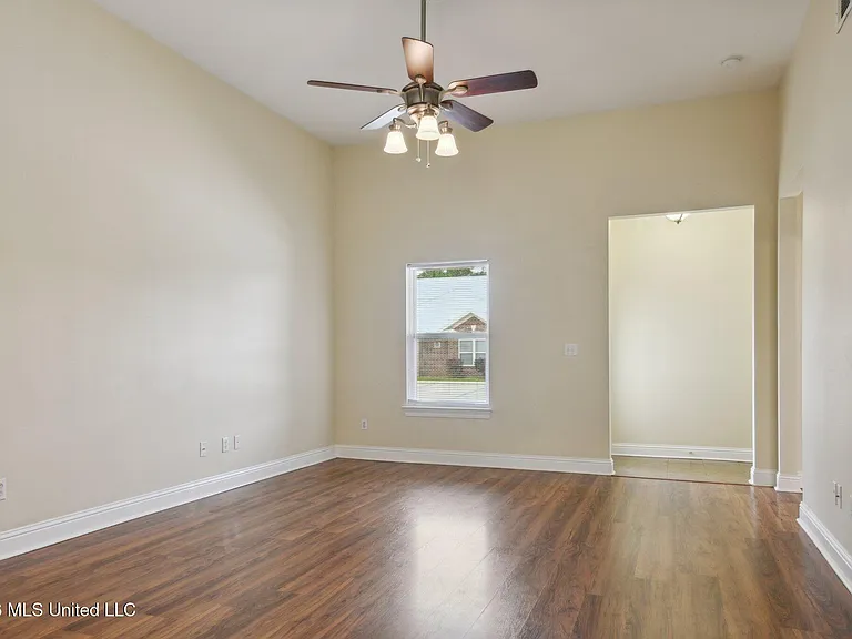 6147 Firestone St #D-1 — Photo 7