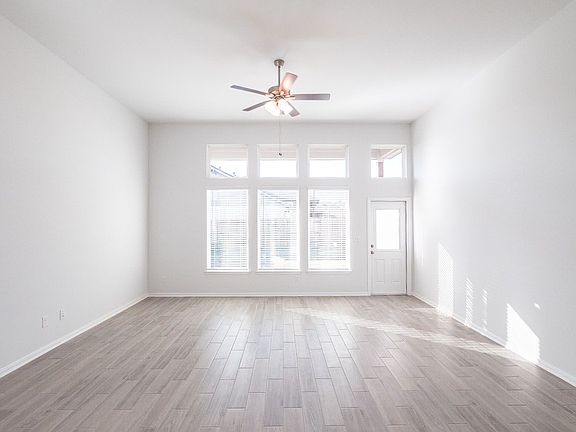 5th image of 2613 Vanilla Sky Ln