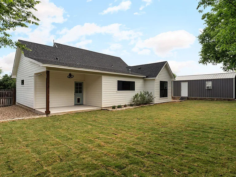 402 E Ash Dr — Photo 7