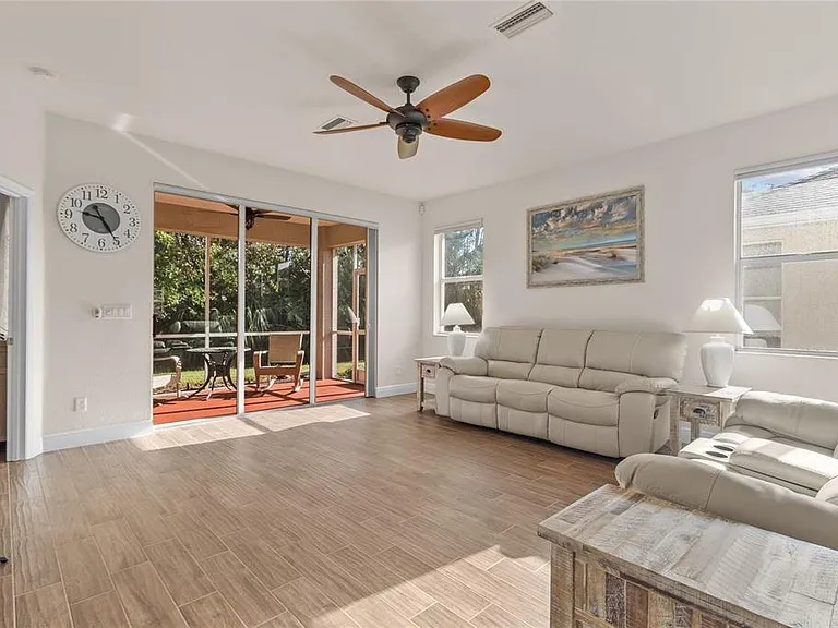 1937 Scarlett Ave — Photo 9