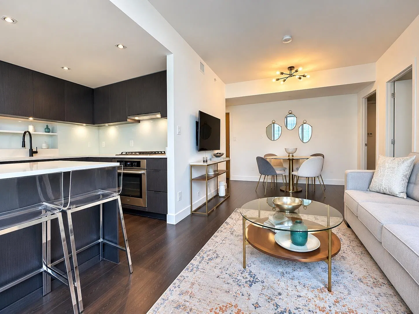 1 bed, 702 sqft, $2,695 — Photo 1