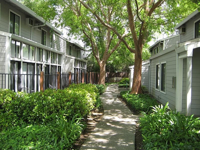 1st image of 2640 Portage Bay E #6