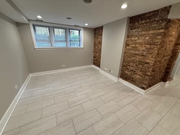 1360 W Estes Ave #G, Chicago, IL 60626