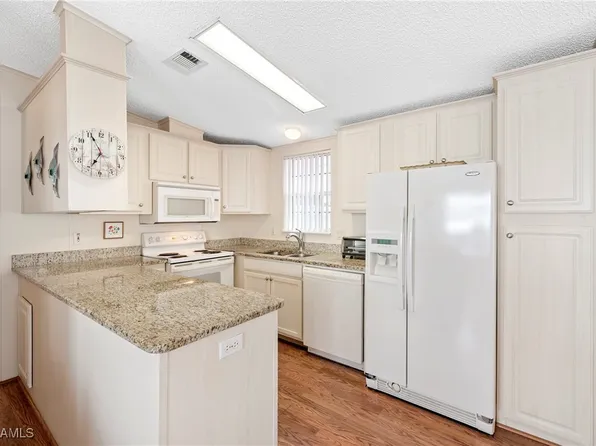 185 Ramble Dr, North Fort Myers, FL 33903