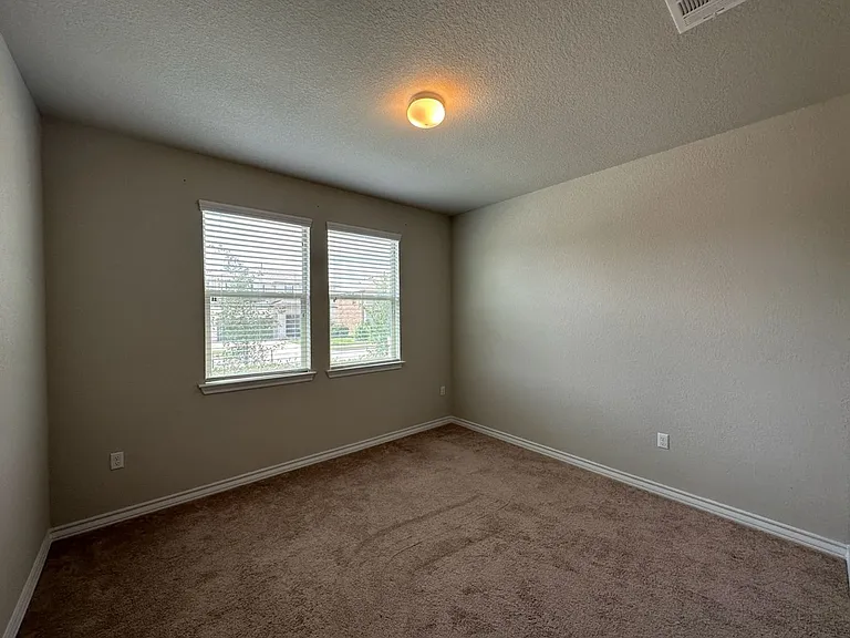 10901 Mickelson Dr — Photo 17