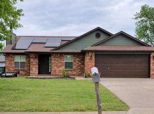 3807 W Locust St, Rogers, AR 72756