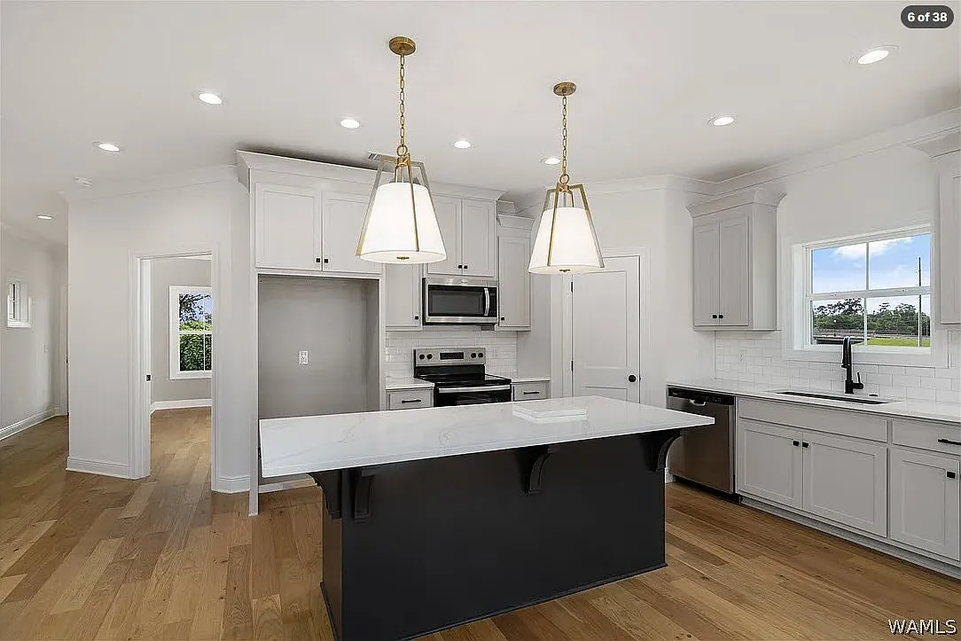 4 bed, 2260 sqft, $3,995 — Photo 1