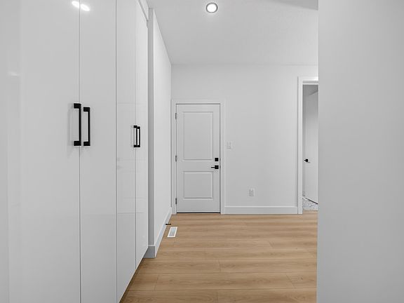3rd image of 17623 67th St NW
