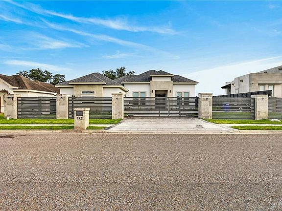 2nd image of 2921 La Puerta Ave