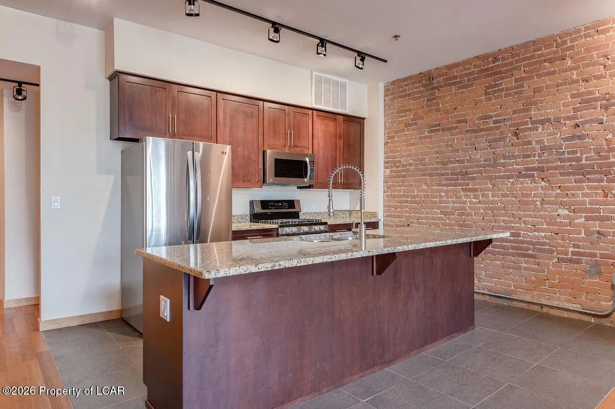 2 bed, 1.5 bath, 1400 sqft, $2,650 — Photo 3