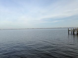 605 Bayview Dr, Toms River, NJ 08753