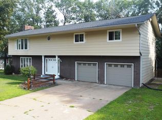 911 Radcliffe Ave, Altoona, WI 54720