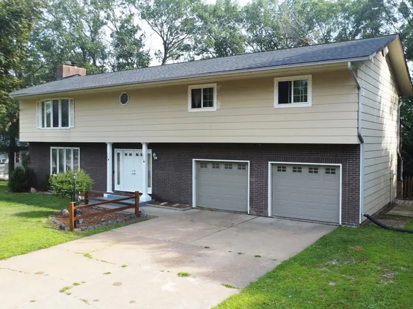 911 Radcliffe Ave, Altoona, WI 54720