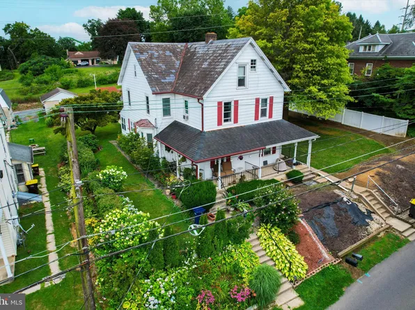 3748 W Walnut St, Allentown, PA 18104