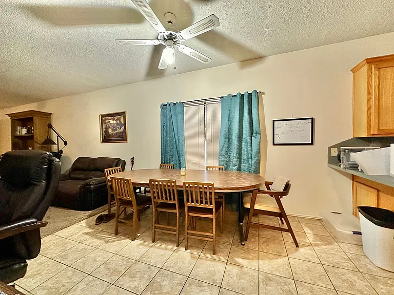 1318 James Ave — Photo 6