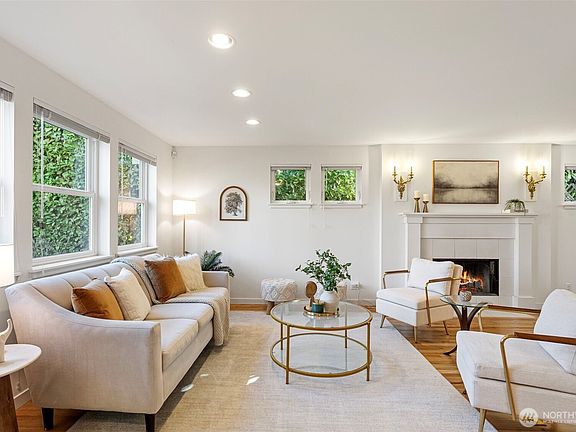 5th image of 3813 NE 70th Street