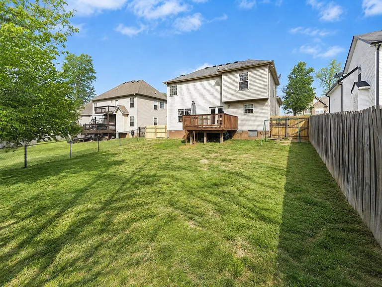 3467 Melrose Dr — Photo 20