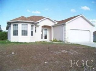 914 Sara Ave N, Lehigh Acres, FL 33971