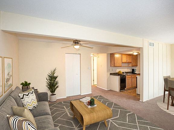 2nd image of 305 Tiger Ln #301