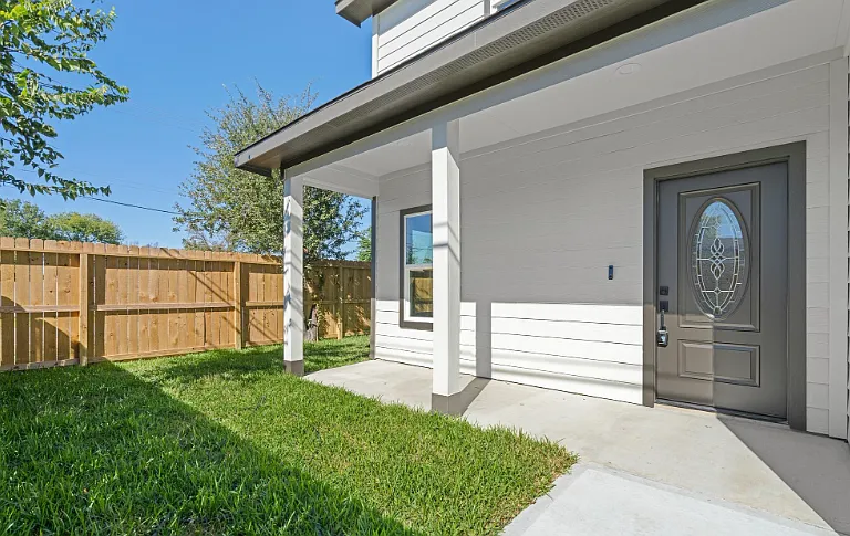 813 Barbara Mae St — Photo 2