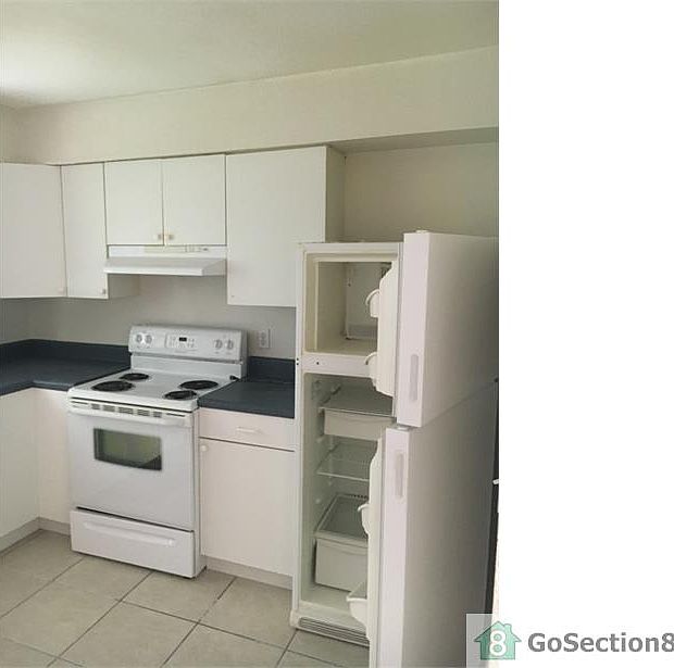 2nd image of 5014 Sanibel Ave #B