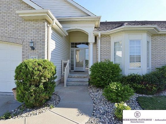 2nd image of 327 Inglewood Cir
