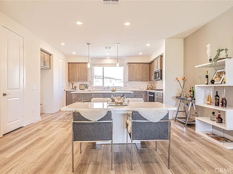 27555 Sanctuary Ct — Photo 9