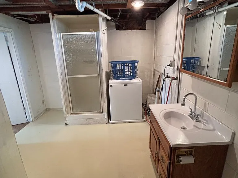 2543 Edgemont Ave — Photo 9