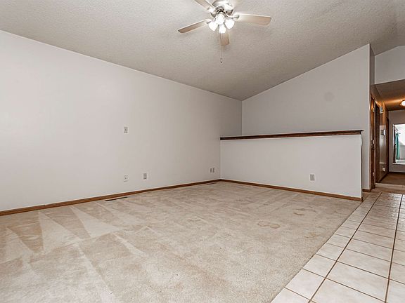 2nd image of 322 Clydesdale Cir