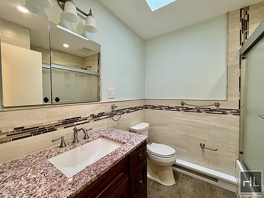 Rented by Highline Residential | media 51