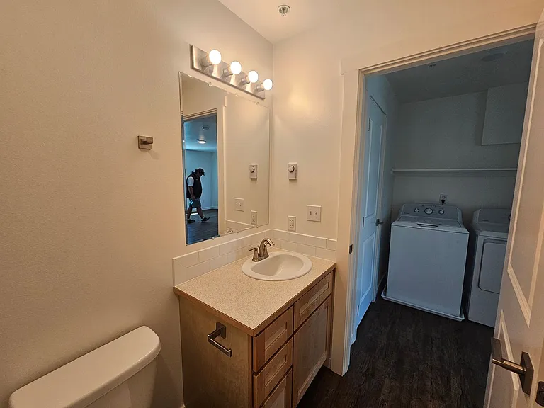 2249 N Airport Rd — Photo 24
