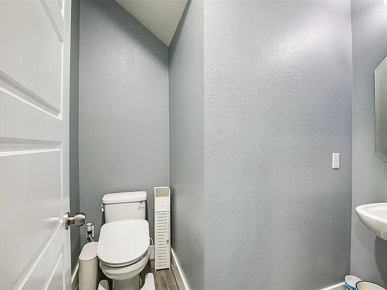 15912 Cadoz Dr — Photo 14