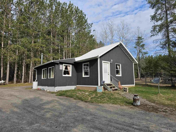 1301 S Old Cooks Cemetary Rd, Cooks, MI 49817