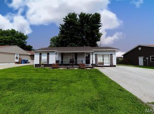 325 Wilson Park Ln, Granite City, IL 62040