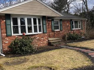 44 Golden View Dr, Johnston, RI 02919