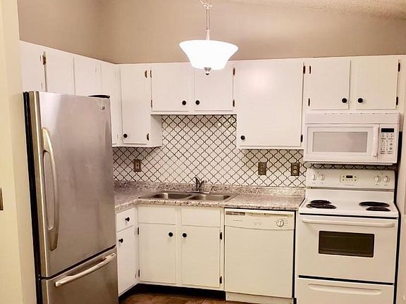 4th image of 5203 Aurora Dr