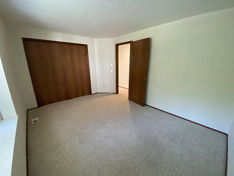 501 E Michelle Dr — Photo 6