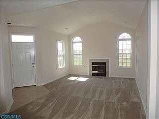 3rd image of 708 Leila Ln E
