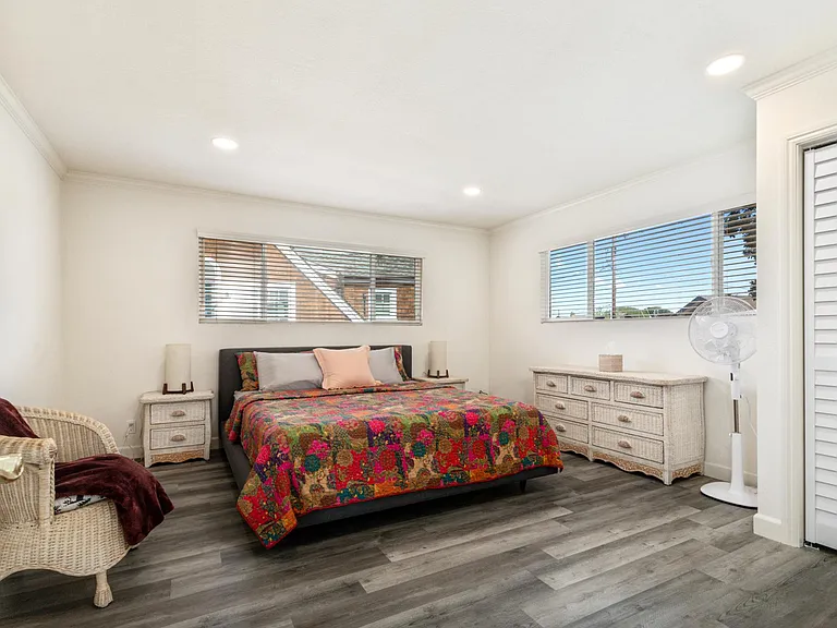 2124 W Cliff Dr — Photo 29