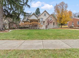 130 Fuller Rd, Hinsdale, IL 60521