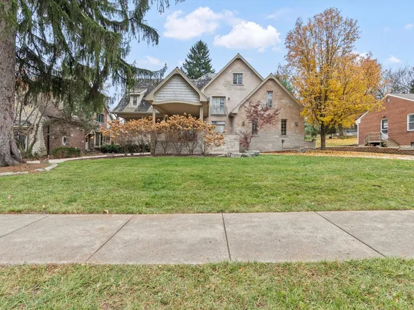 130 Fuller Rd, Hinsdale, IL 60521