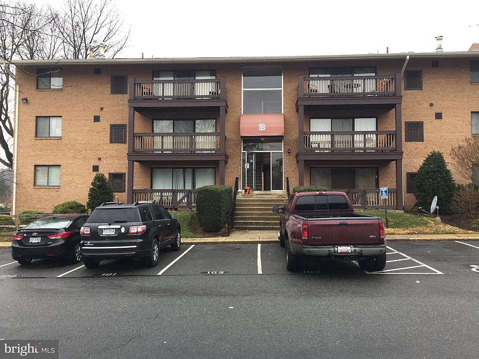 1st image of 7600 Savannah St APT 201