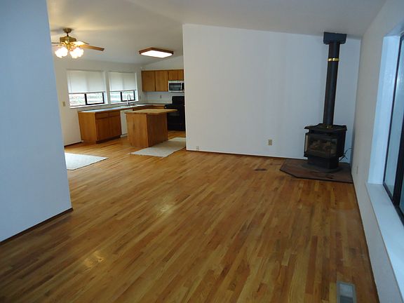 4th image of 6007 205th St E