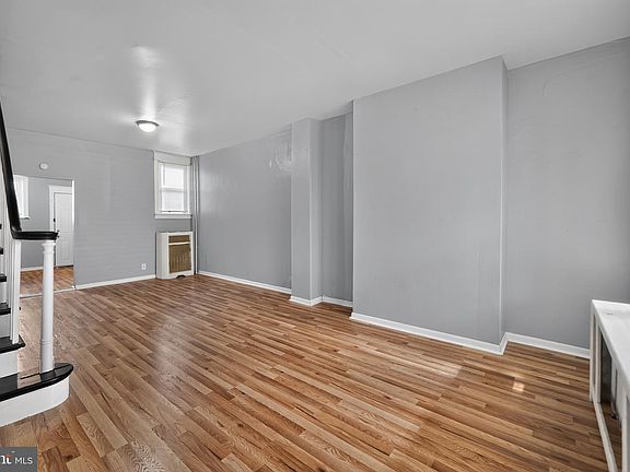 5th image of 2220 S Croskey St