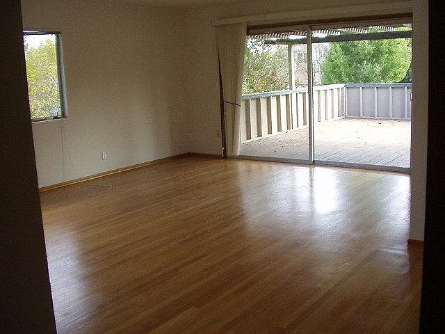 2nd image of 1085 Santa Cruz Ave APT 4