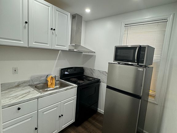 4th image of 86 Girard Ave Floor 1