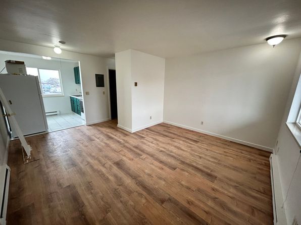 399 N Mountain View Dr #12