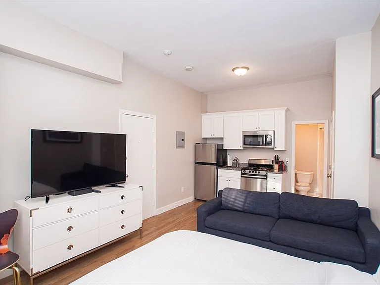 102 Chandler St #2 — Photo 6